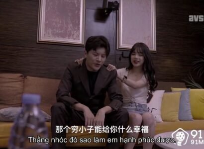 Em gái xinh địt với ông bầu để được vào showbiz