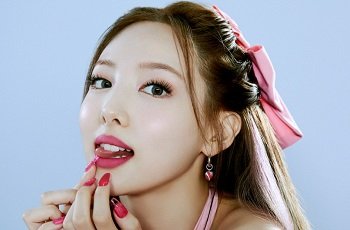 Nayeon TWICE bị lộ địt nhau với đại gia